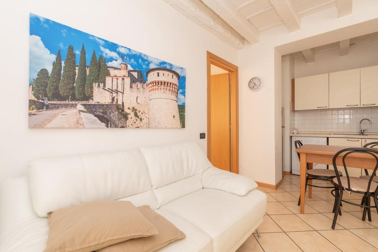 Appartamento Bilocale 1 Piazza Vittoria - Affitti Brevi Italia เบรเชีย ภายนอก รูปภาพ